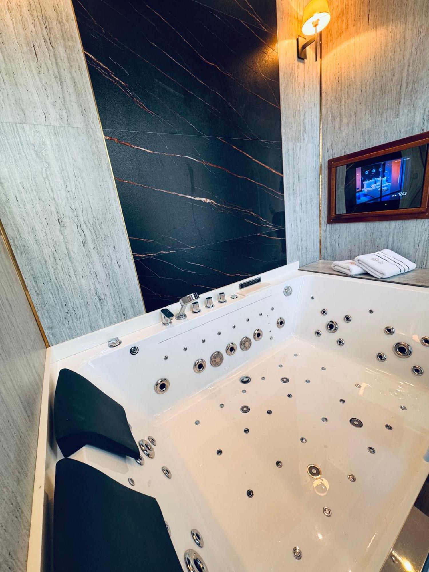 Mała Anglia Deluxe Rooms&spa Nocleg ze śniadaniem *